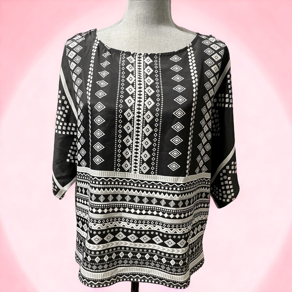 Eci New York Womens Blouse Tunic Top
Sz M Tribal print